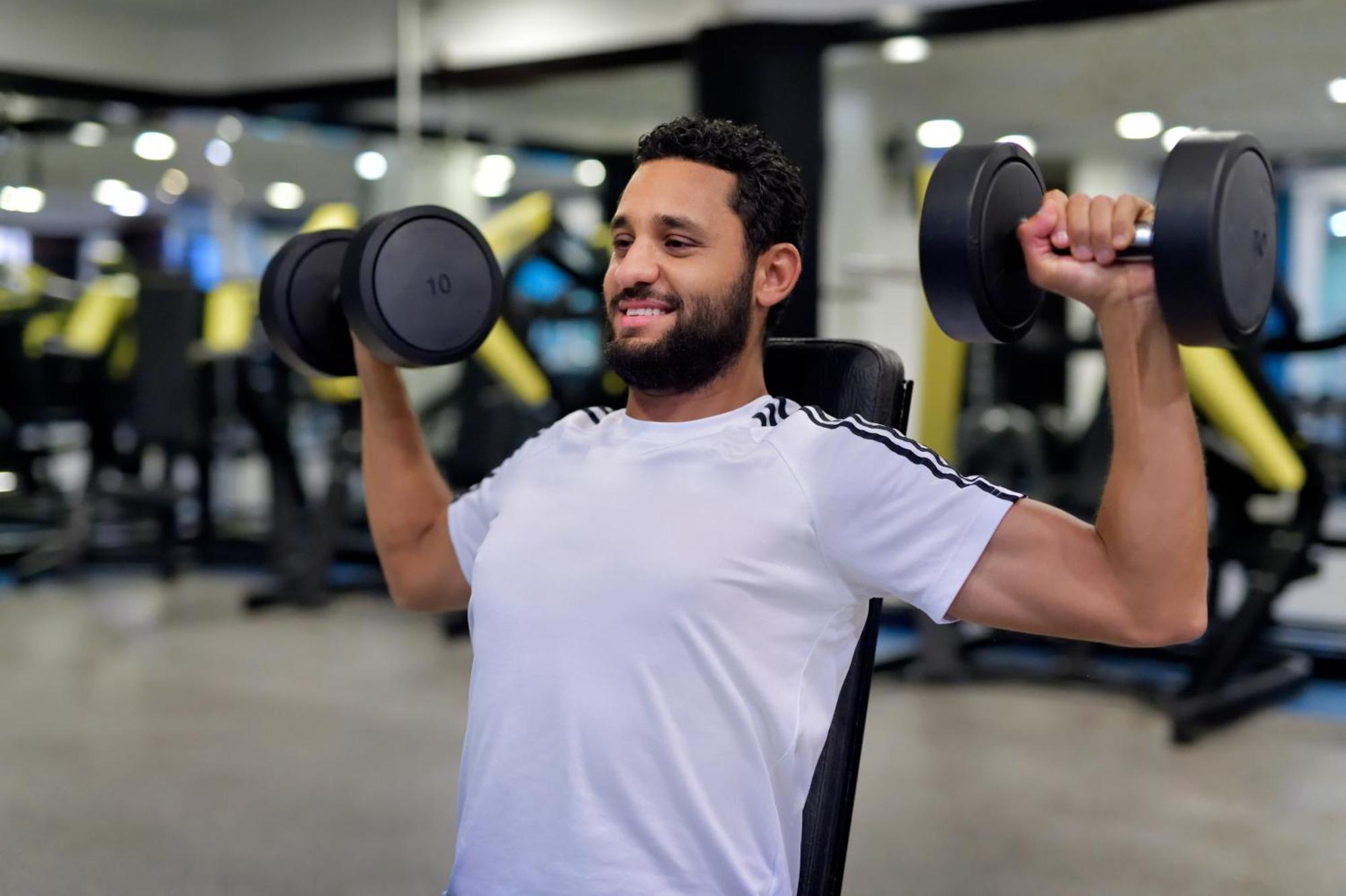 Hotel Al Corniche Dschidda Exterior foto Dumbbell shoulder press
